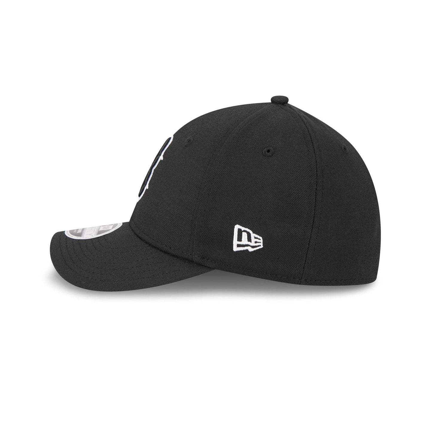 Boston Red Sox Black and White 39THIRTY M-Crown Stretch Fit Hat