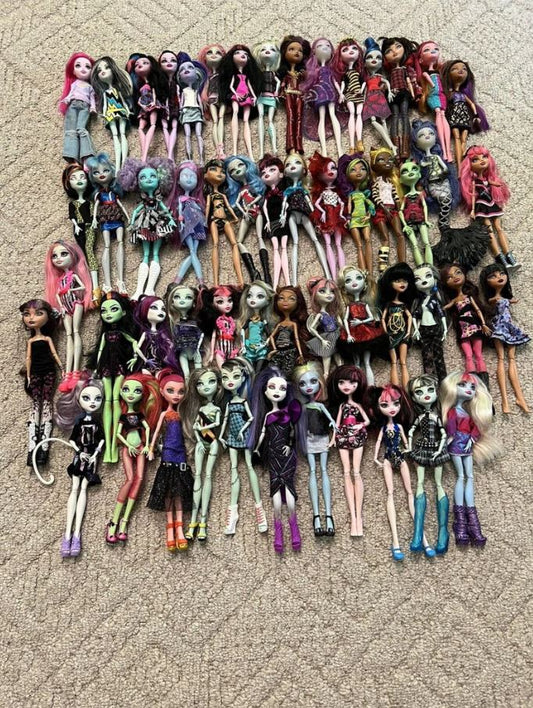 Monster High Doll Lot (54 Dolls) – Extra Clothes, Shoes, Accessories, Stands & More!