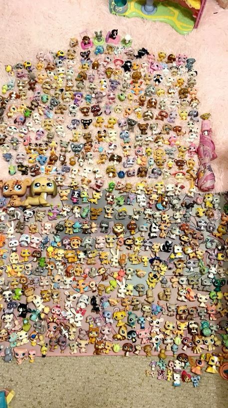 Huge LPS lot RARE - Over 400 Authentic pets
